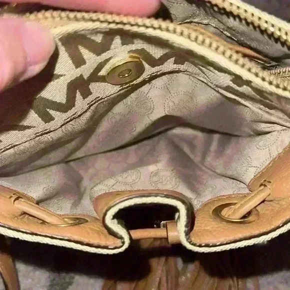 Michael Kors | Signature MK Tan/Gold color Crossbody with Tassel - Picture 7 of 7